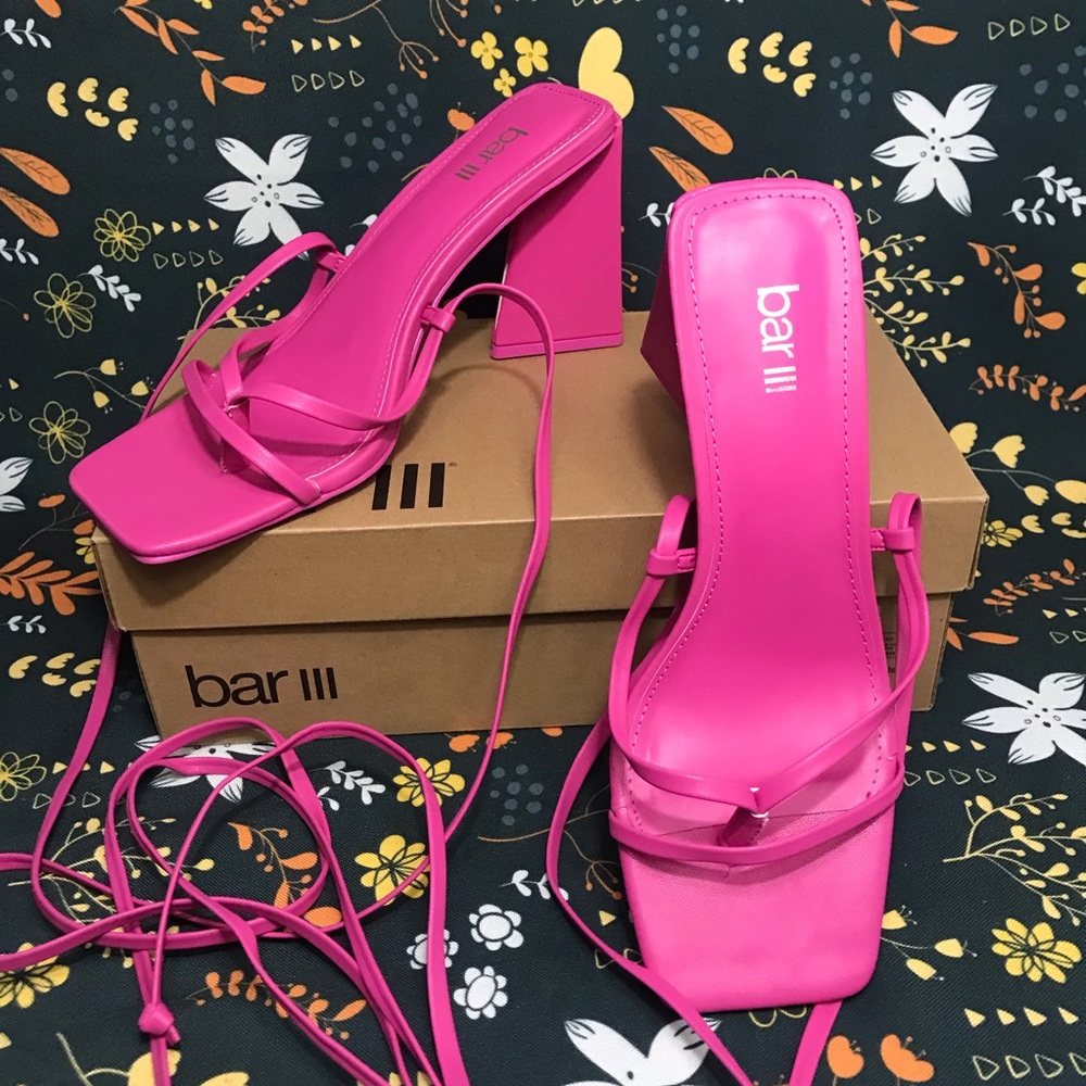 Bar III Women's Shoes Triangle Block Heels Square Pink, Size 8 BARBIE OUTFIT - Picture 11 of 15